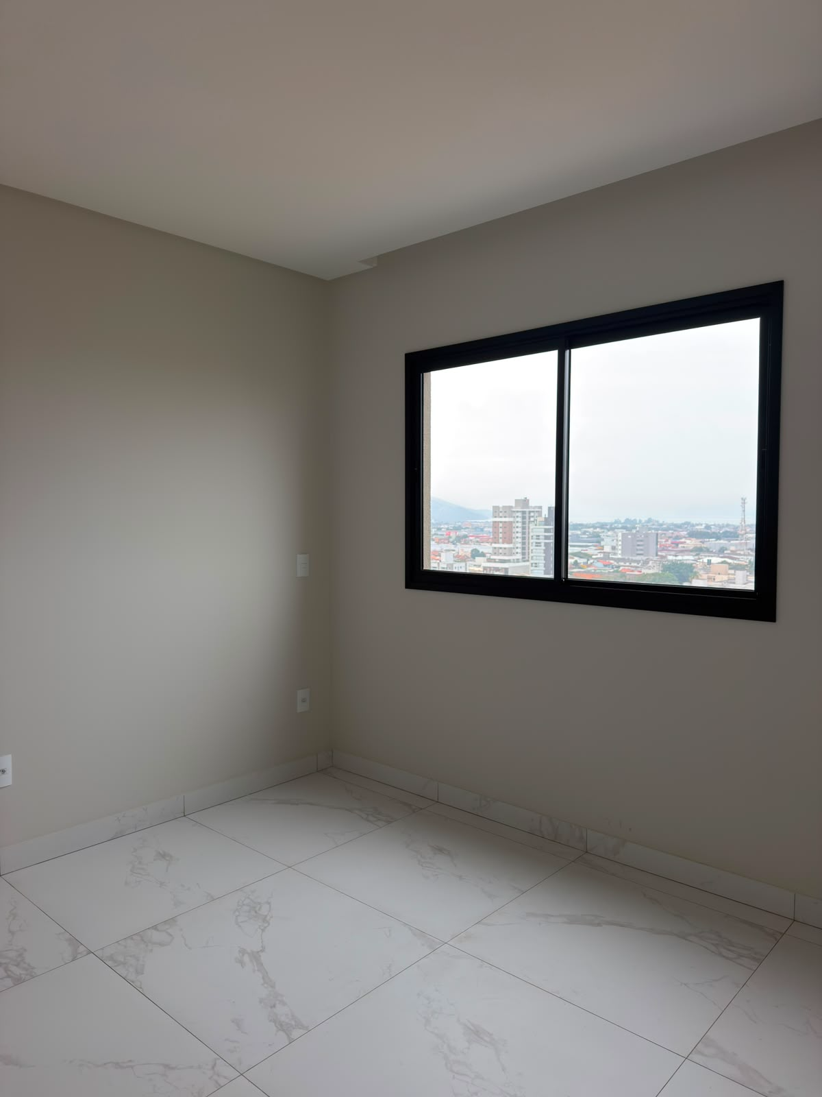 Paradise Residence — Dormitório com vista da cidade