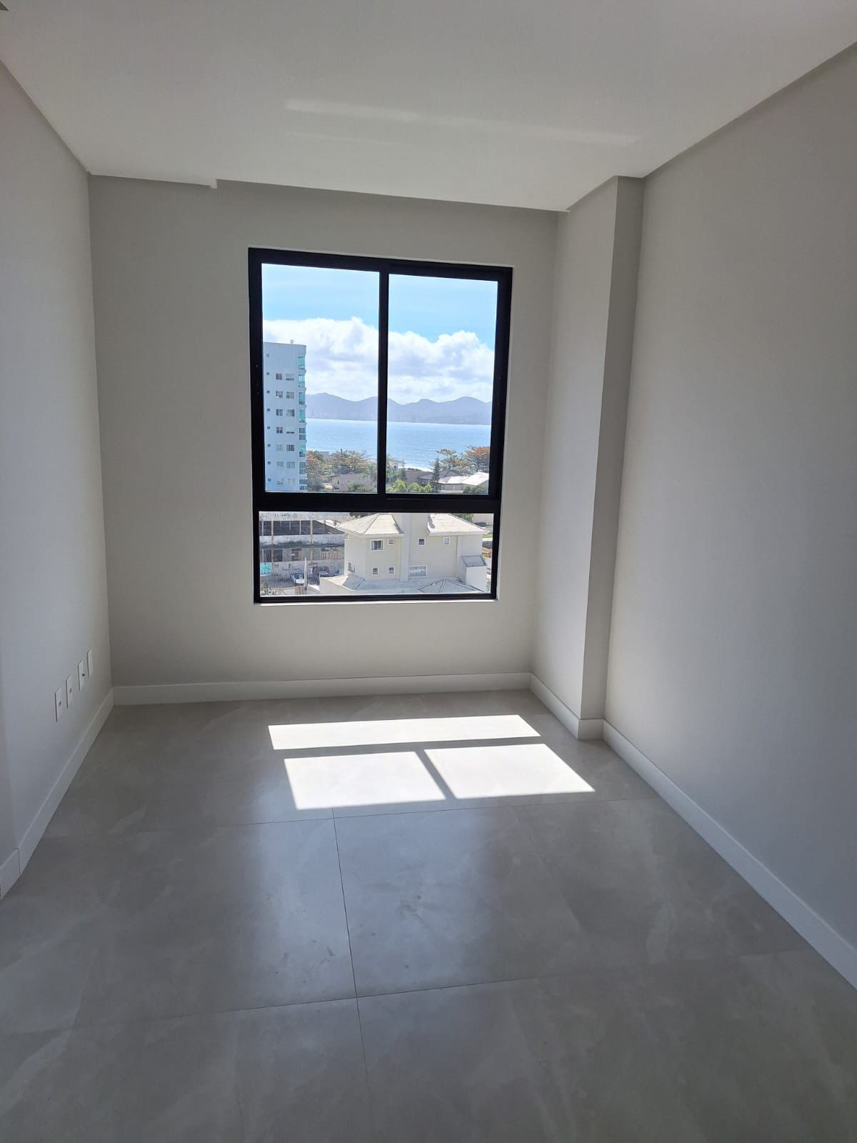 Residencial Axplenium — Apartamento 701 — Dormitório com vista para o mar
